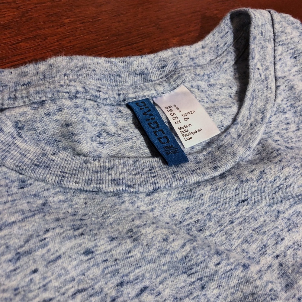 Blue-Gray Pocket Tee and Rolled Sleeves - Picture 2 of 4